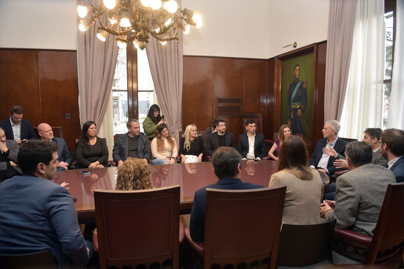 Caminando al futuro: Alak y Bianco digitalizarán la gestión municipal